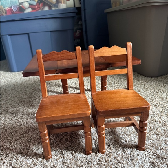 American girl Molly Wooden Table and Chairs Set - Picture 2 of 3